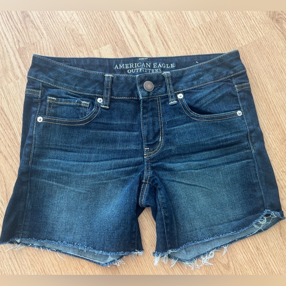 American Eagle Outfitters Blue Jean Shorts Distressed Frayed Hem Sz 8